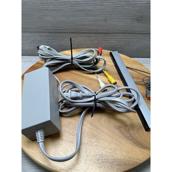 Nintendo Wii Console Wii Bundle (TESTED) Read Description - Picture 5 of 5